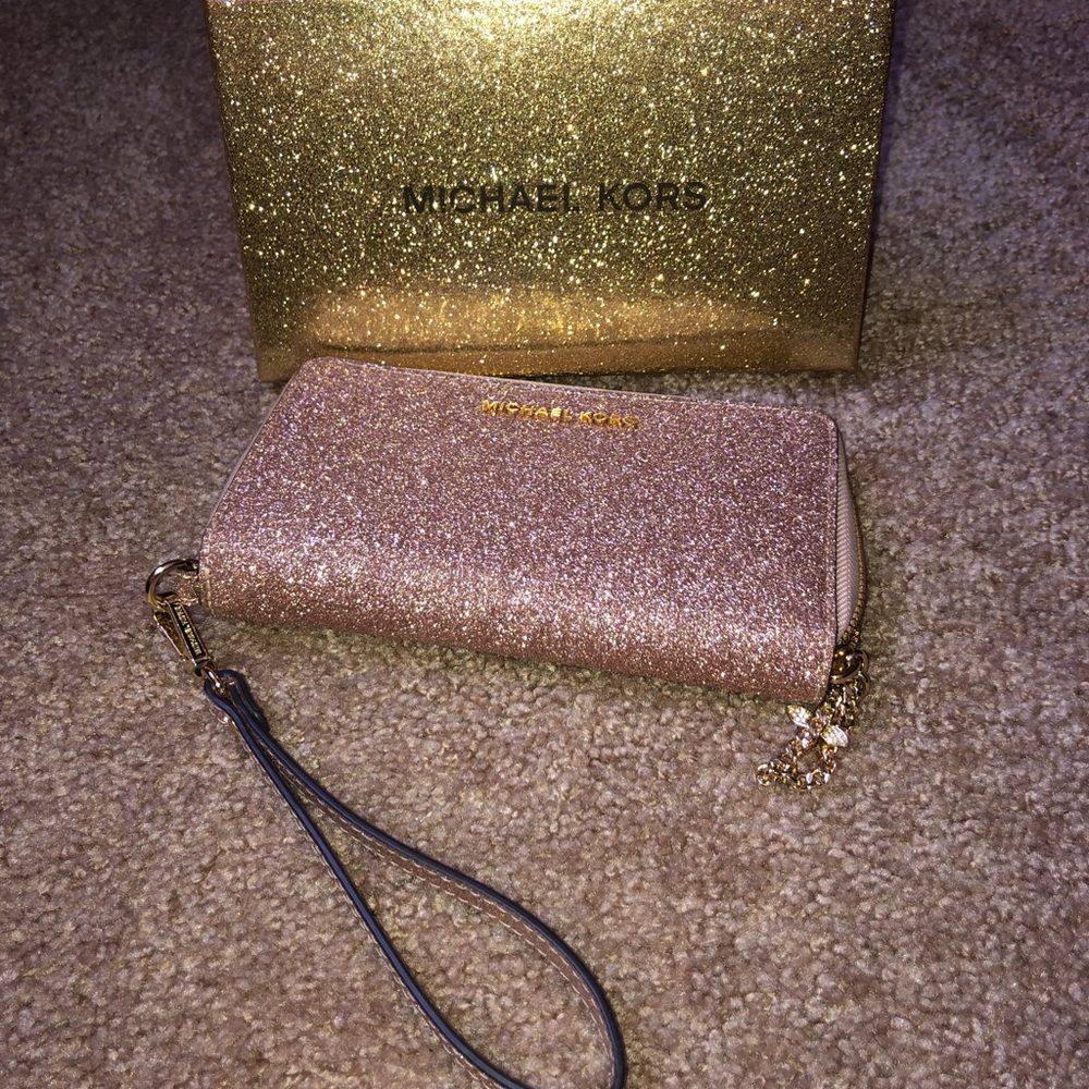 Michael Kors wristlet